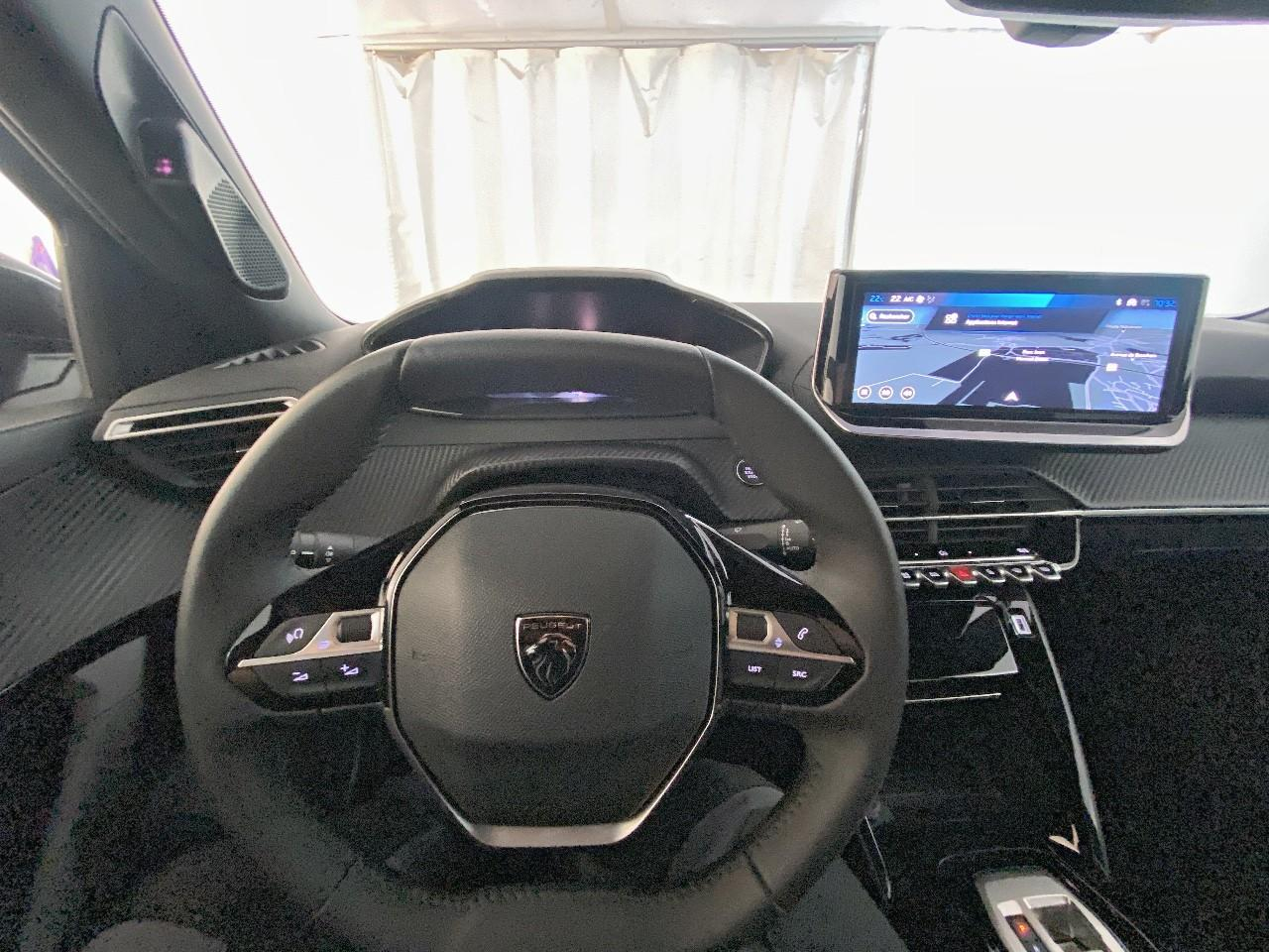 Peugeot 2008 hybrid 145 ch e-dcs6 allure — photo 12