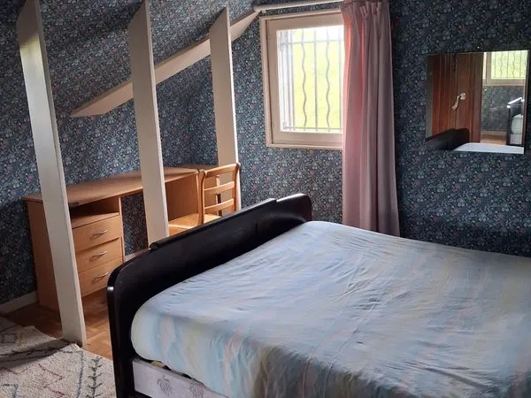 Chambre dans maison familiale