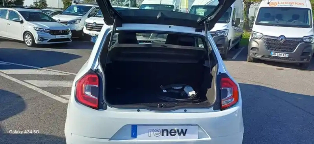 Renault Twingo iii e-tech — photo 16