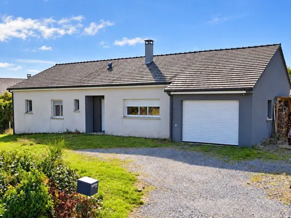 Maison de plain-pied de 134 m² avec terrain de 1 200 m² - Guyor, Le Bez