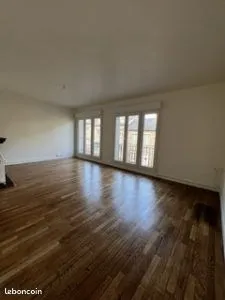 Appartement - 4 pièces - 105m2 - 1er étage