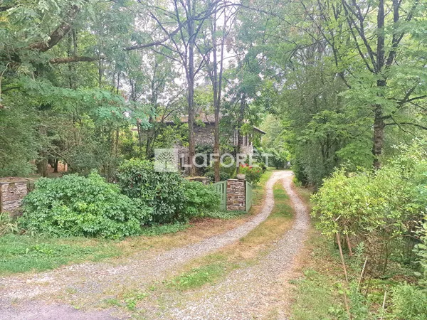 Maison 10 pièces 400 m²