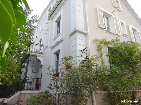 Maison 10 pièces 233 m²