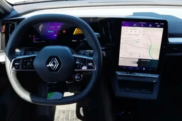 Renault Megane e-tech 220 ch autonomie confort gsr2 — photo 9