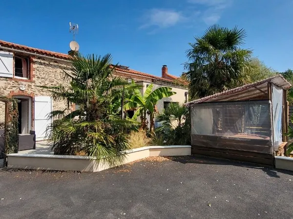 Maison familiale 138m2, 5 pièces avec jardin arboré - au calme