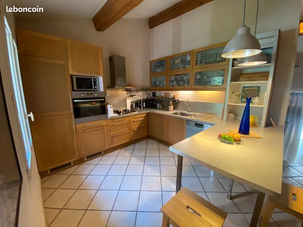 Maison avec jardin et garage