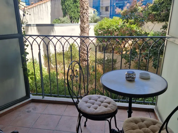 Studio avec balcon et parking centre-ville Hyères