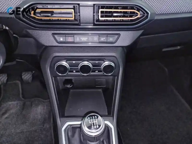 Dacia Sandero eco-g 100 — photo 29