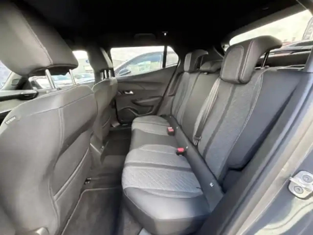 Peugeot 2008 1.2 130ch s&amp;s allure eat8 — photo 12