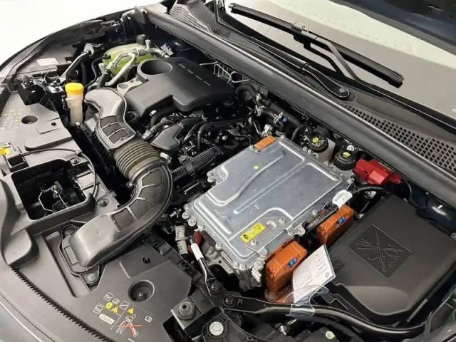 Renault Captur e-tech plug-in 160 - 21 — photo 51
