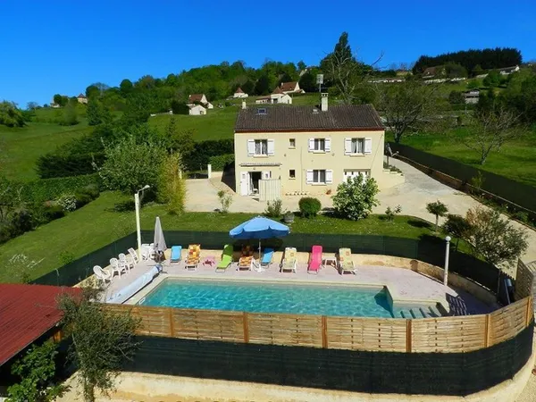 Maison - 275m ²