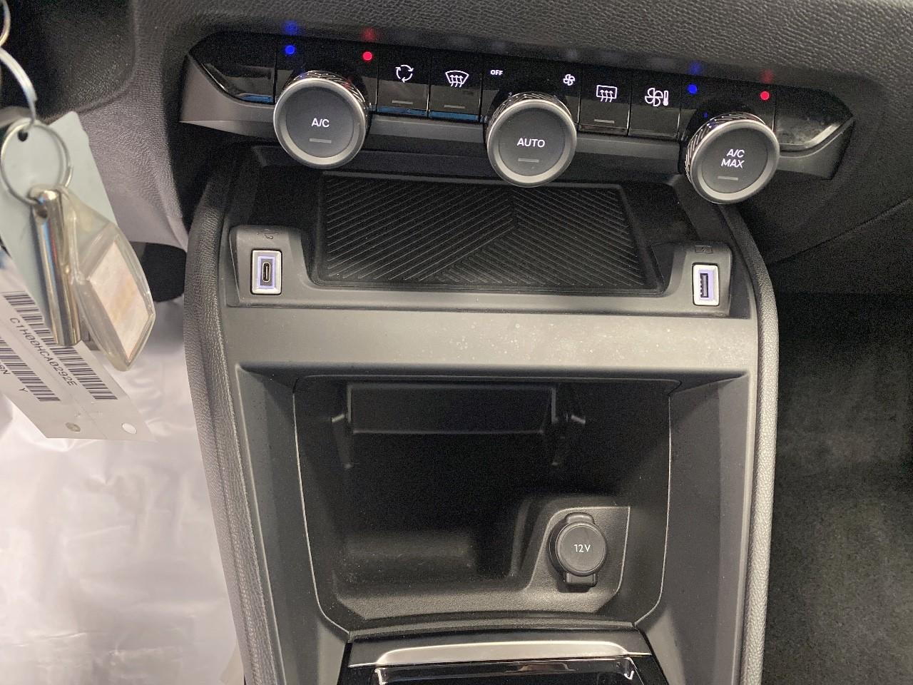 Citroën C4 hybride 136 e-dcs6 plus — photo 15