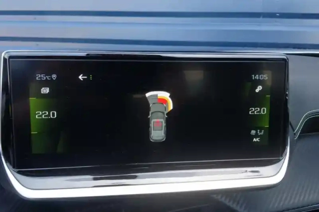 Peugeot 2008 puretech 130 s&amp;s eat8 — photo 19