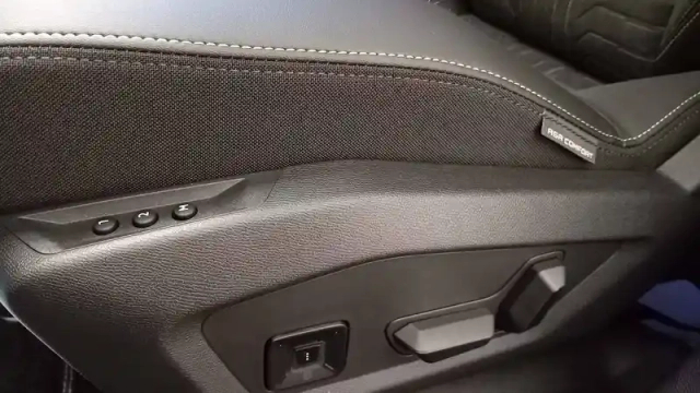 Peugeot 5008 hybrid 145 ch e-dcs6 — photo 37