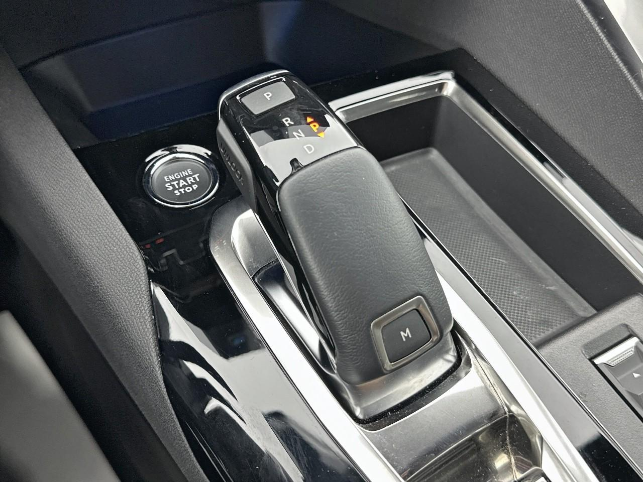 Peugeot 3008 puretech 130ch s&s eat8 gt pack — photo 31