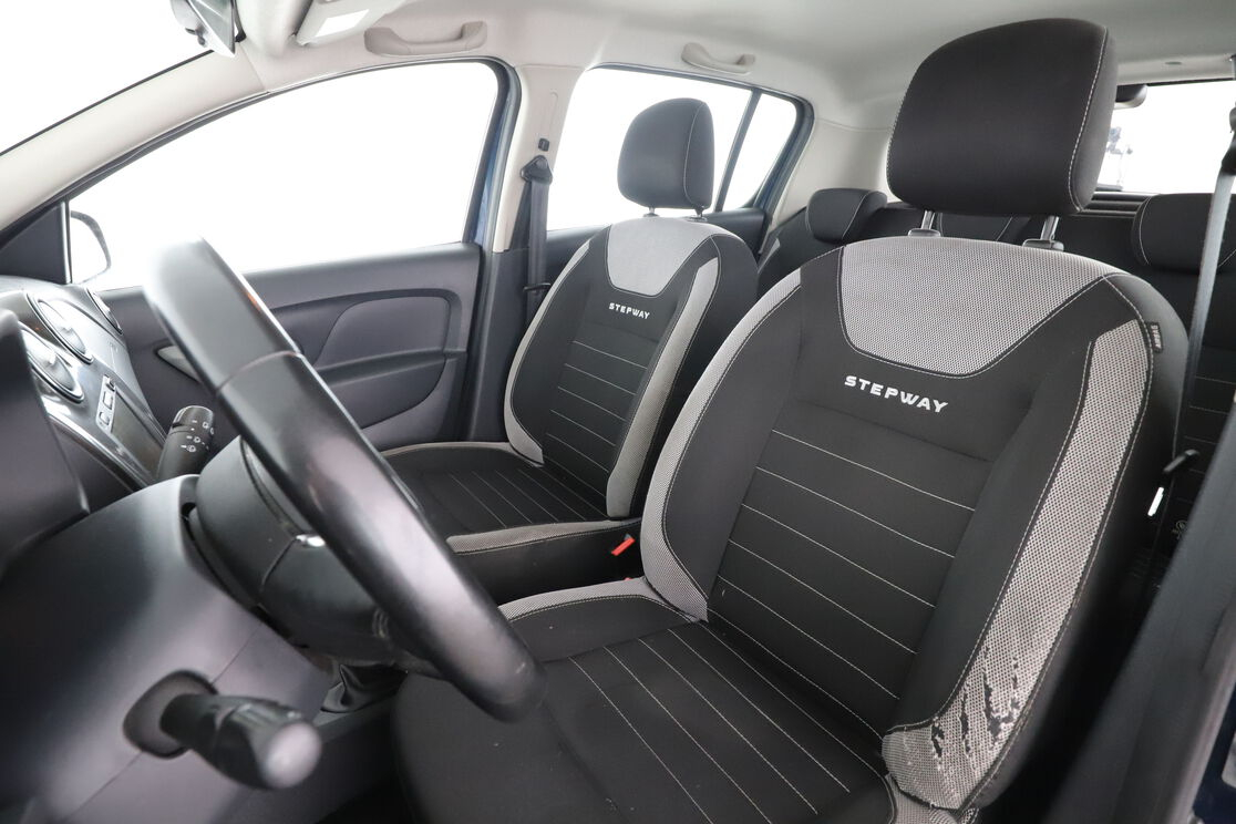 Dacia Sandero Stepway 0.9 TCe — photo 9