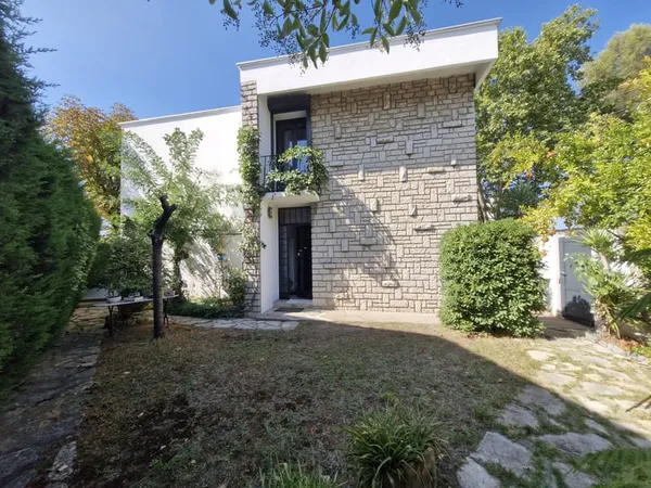 MONTPELLIER LEPIC Maison d'architecte, jardin, jacuzzi, ga