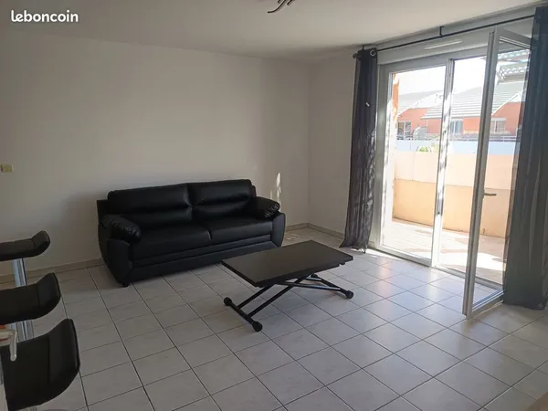 P2 meublé, climatisé, 50 m², parking privé, terrasse 20 m²