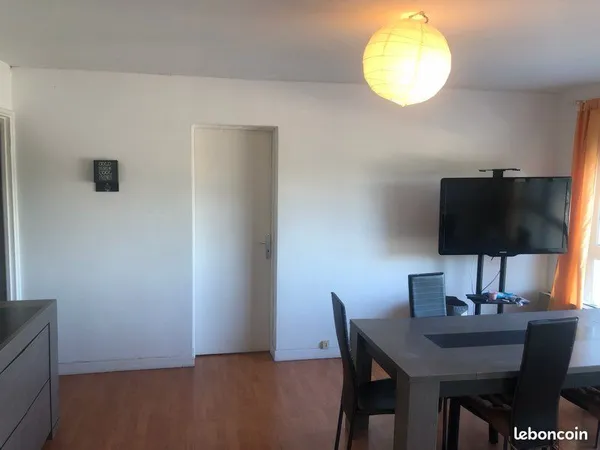 Très belle chambre dans une colocation