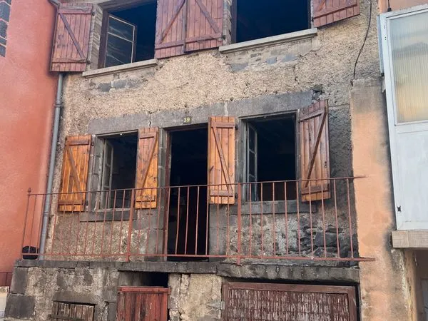 Maison à rénover - VOLVIC