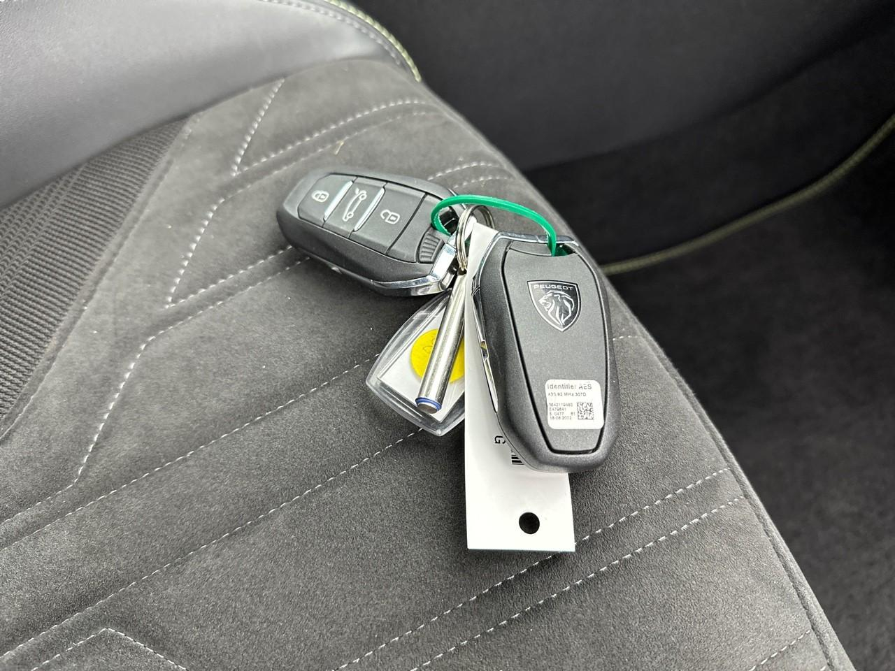 Peugeot 308 phev 180 e-eat8 gt — photo 32