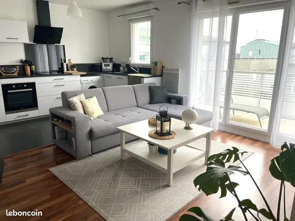 Appartement 3 pièces, 65m² (+ 14m² de balcon) en plein coeur de bourg