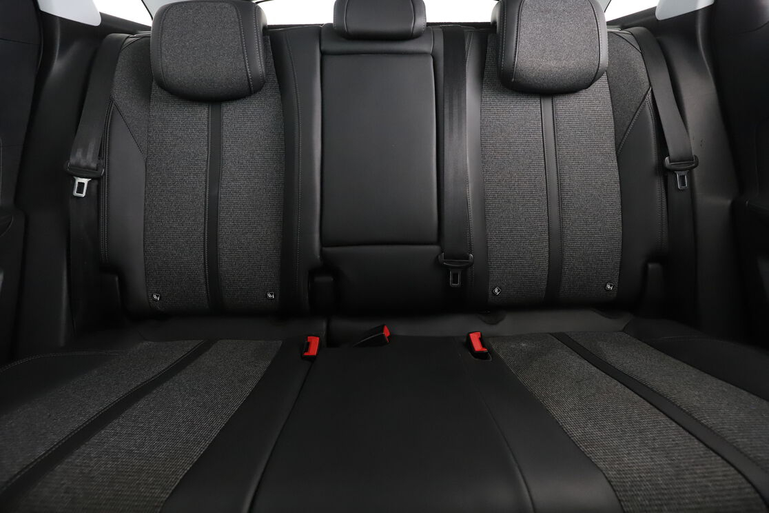 Peugeot 3008 1.6 THP Allure EAT6 — photo 14