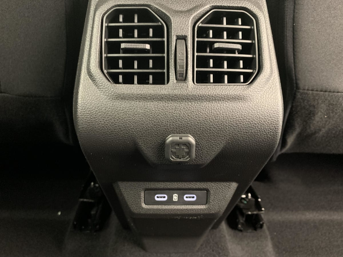 Dacia Bigster — photo 24