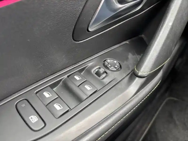 Peugeot 208 puretech 130 s&amp;s eat8 — photo 20