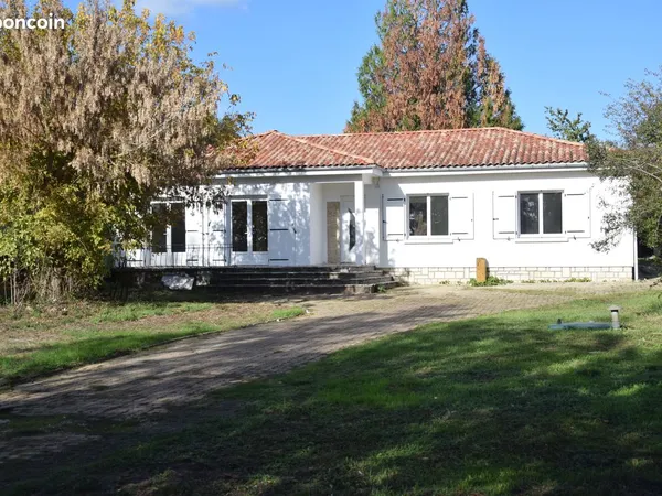 Maison plein pied de 147 m² 5 pièces sur CHANIERS