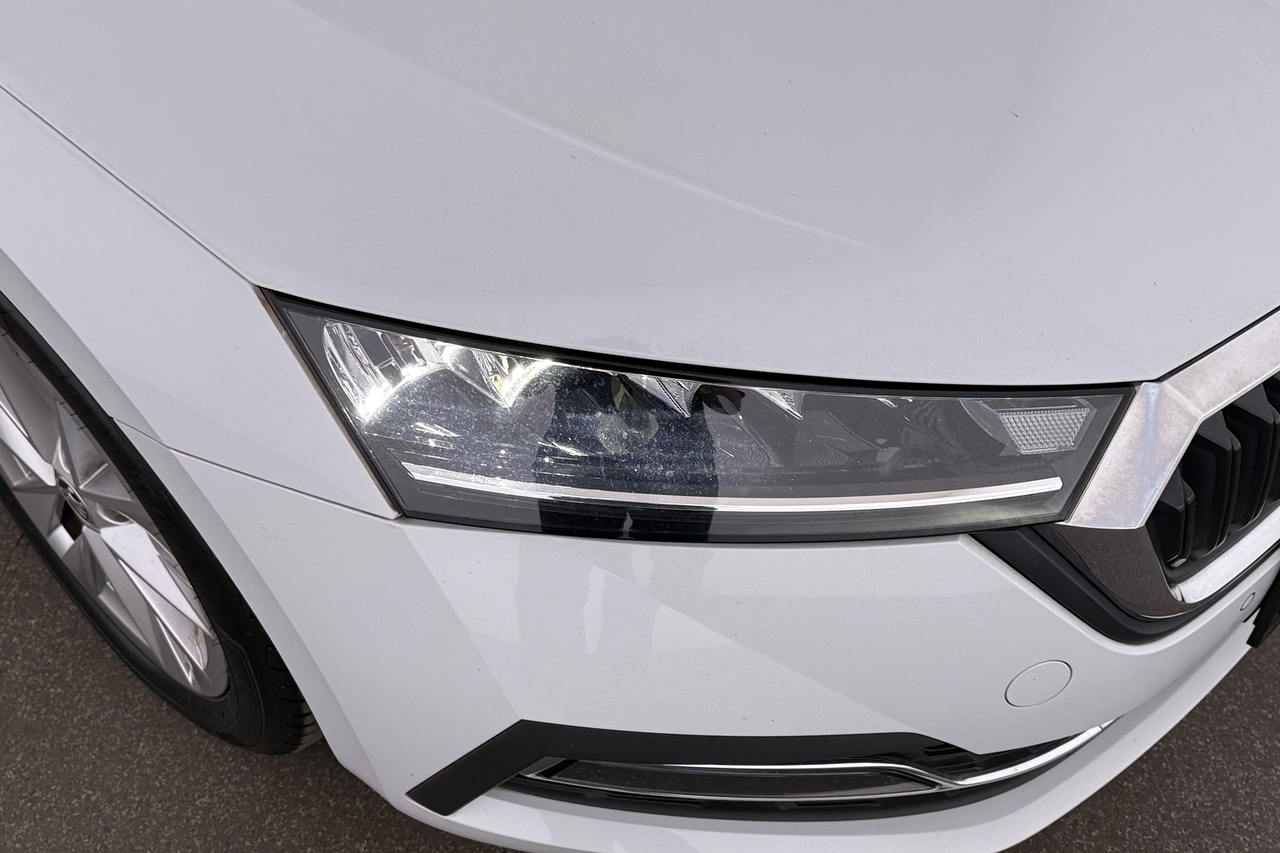Skoda Octavia Combi — photo 11