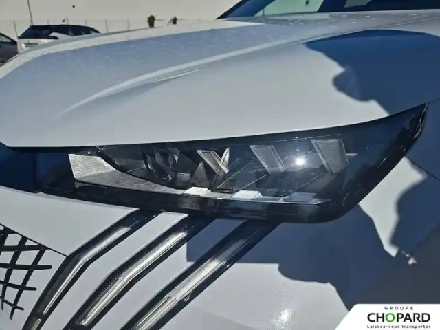 Peugeot 3008 hybrid 145 e-dcs6 — photo 27
