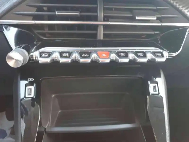 Peugeot 208 puretech 100 s&amp;s bvm6 — photo 23