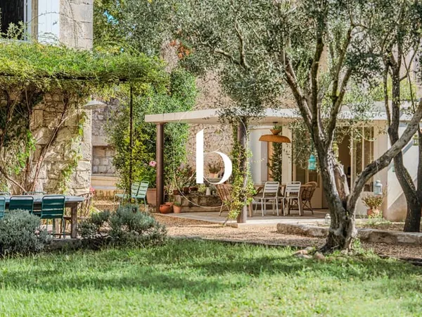Maison et villa de prestige Vente Uzès 9p 355m² 1390000€