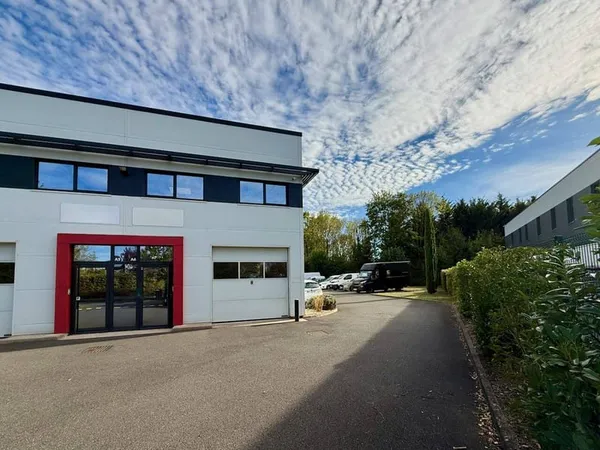 Local d'activité 160 m²