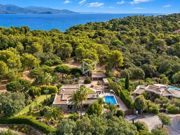 Villa 6 pièces 250 m²