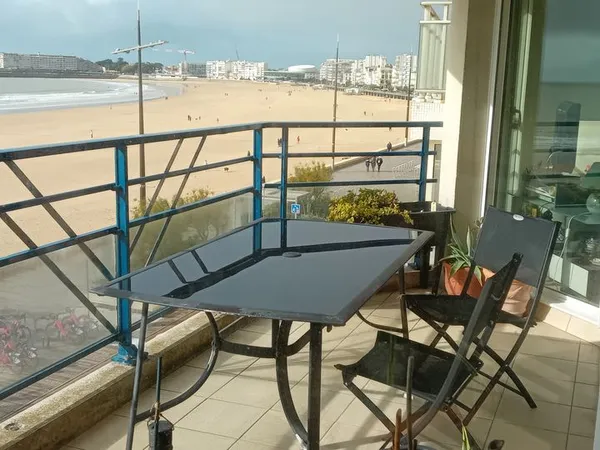 Appartement face mer centre plage avec garage et cave