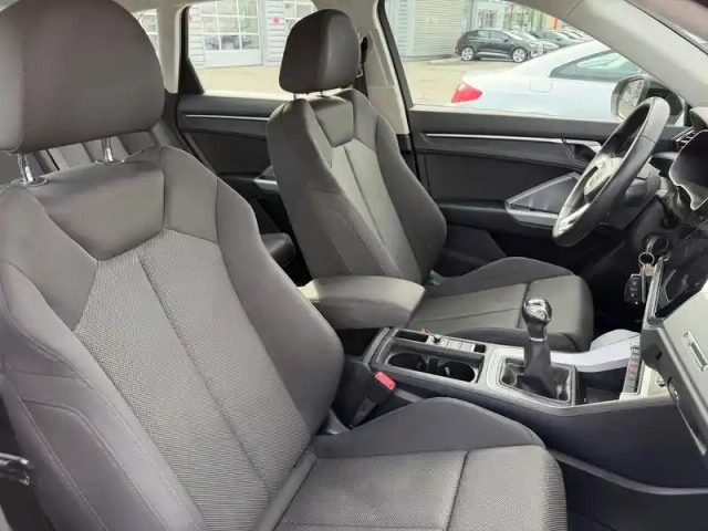 Audi Q3 35 tfsi 150 ch — photo 29