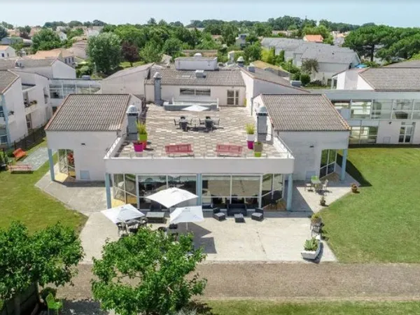 Investissement LMNP loué - Studio EHPAD - Fouras - 6,00 %