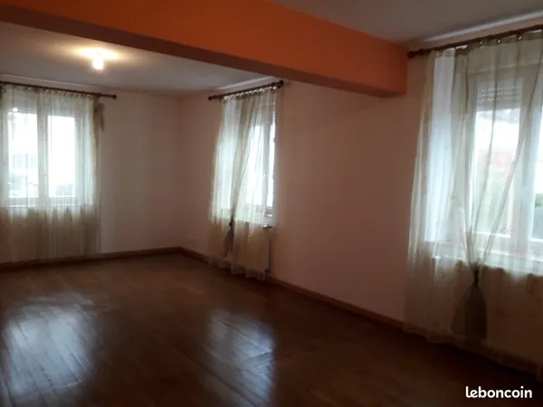 Grand Appartement F2 en plein centre ville
