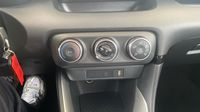Toyota Yaris 70 VVT-i Dynamic 5p MY22 — photo 26