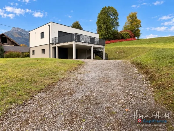 Maison contemporaine 108 m², neuve, vue montagnes CHATEAUNEUF (73)