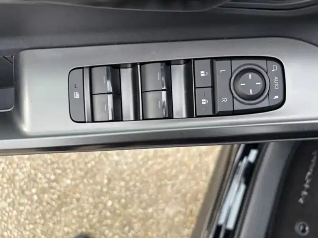 Toyota C-Hr design grande autonomie 77 kwh 224ch + — photo 8