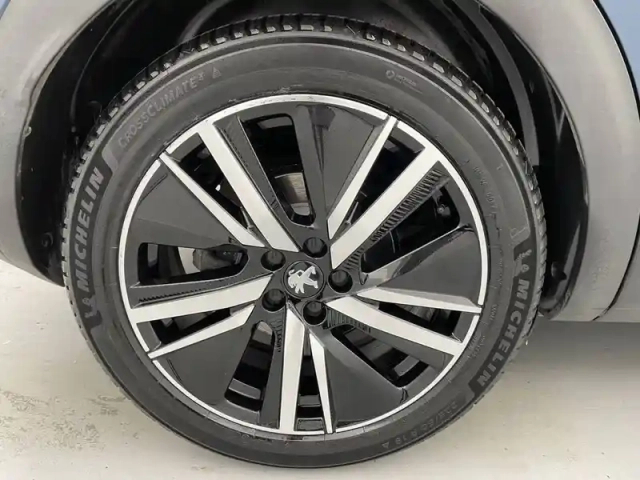 Peugeot 3008 hybrid4 300 e-eat8 — photo 19