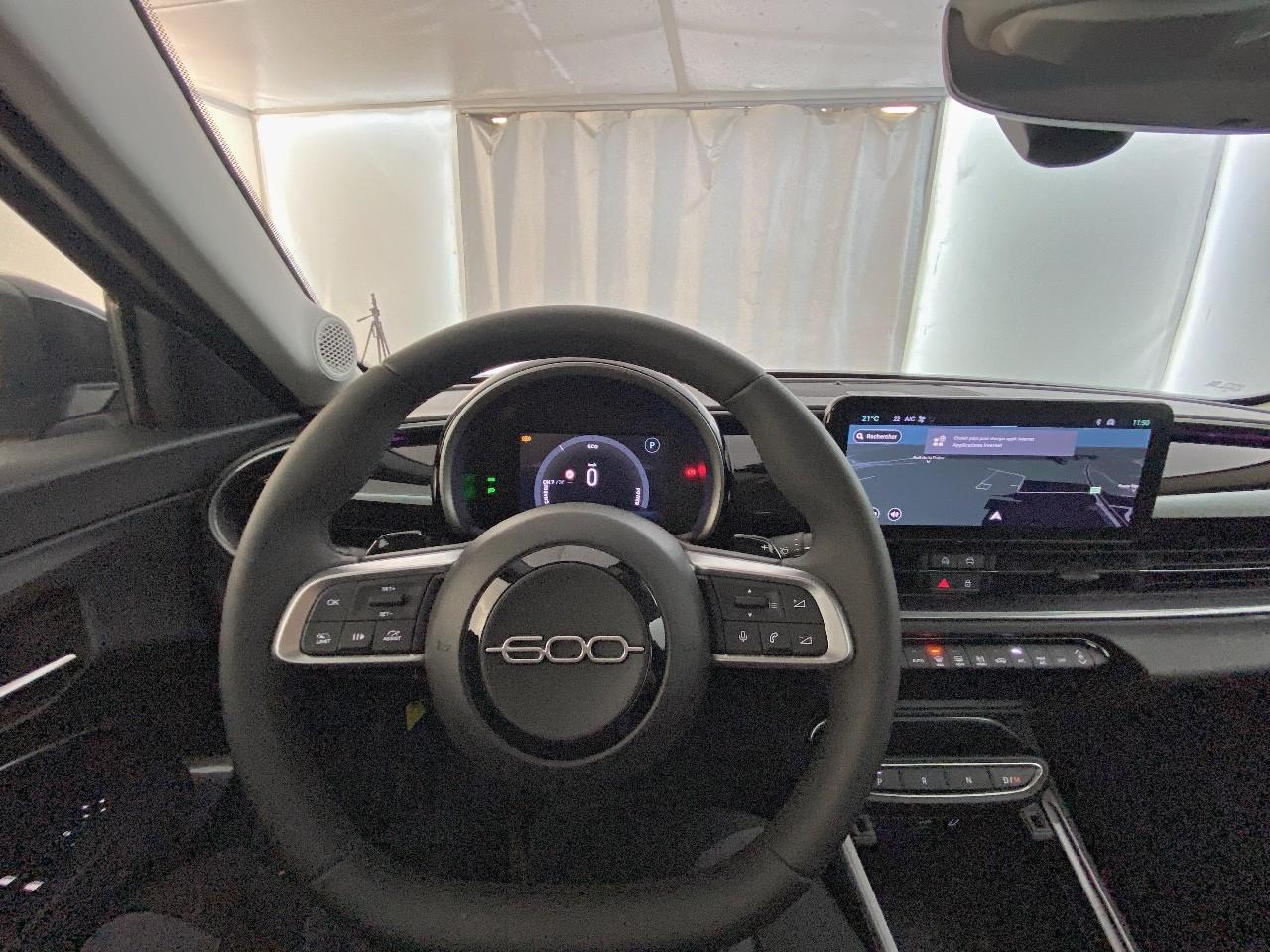 Fiat 600 t-gen 3 1.2 hybrid 145ch edct6 pop — photo 12