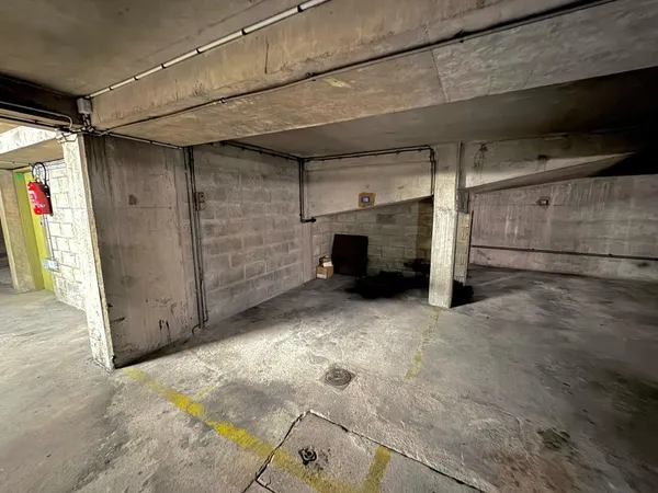 Emplacement de stationnement à vendre Paris