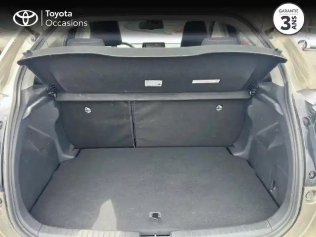 Toyota Yaris 116h design 5p my22 — photo 10