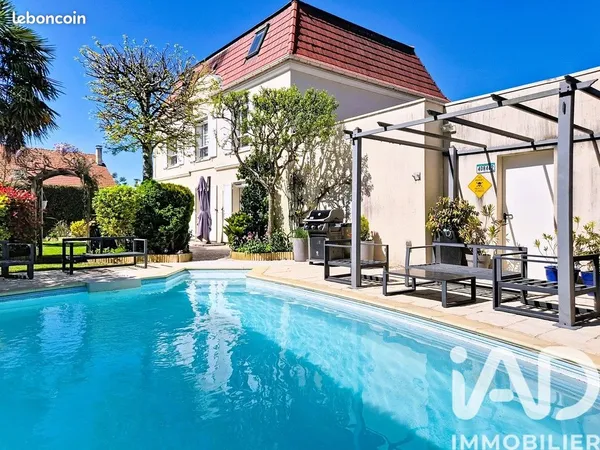 Maison 9 pièces 198 m²