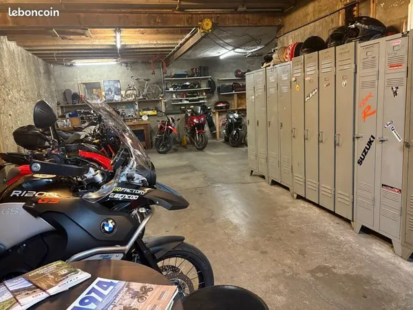 Parking motos partagé
