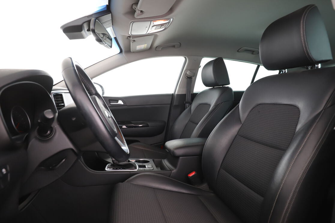 Kia Sportage 1.6 CRDi MHEV Black Edition 2WD DCT7 — photo 9